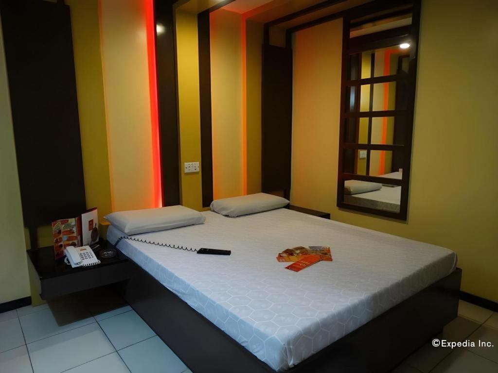 Sogo Buendia Hotel